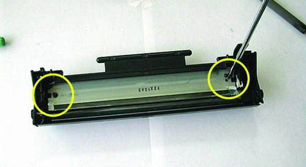 靜電復(fù)印色粉的添加示意圖